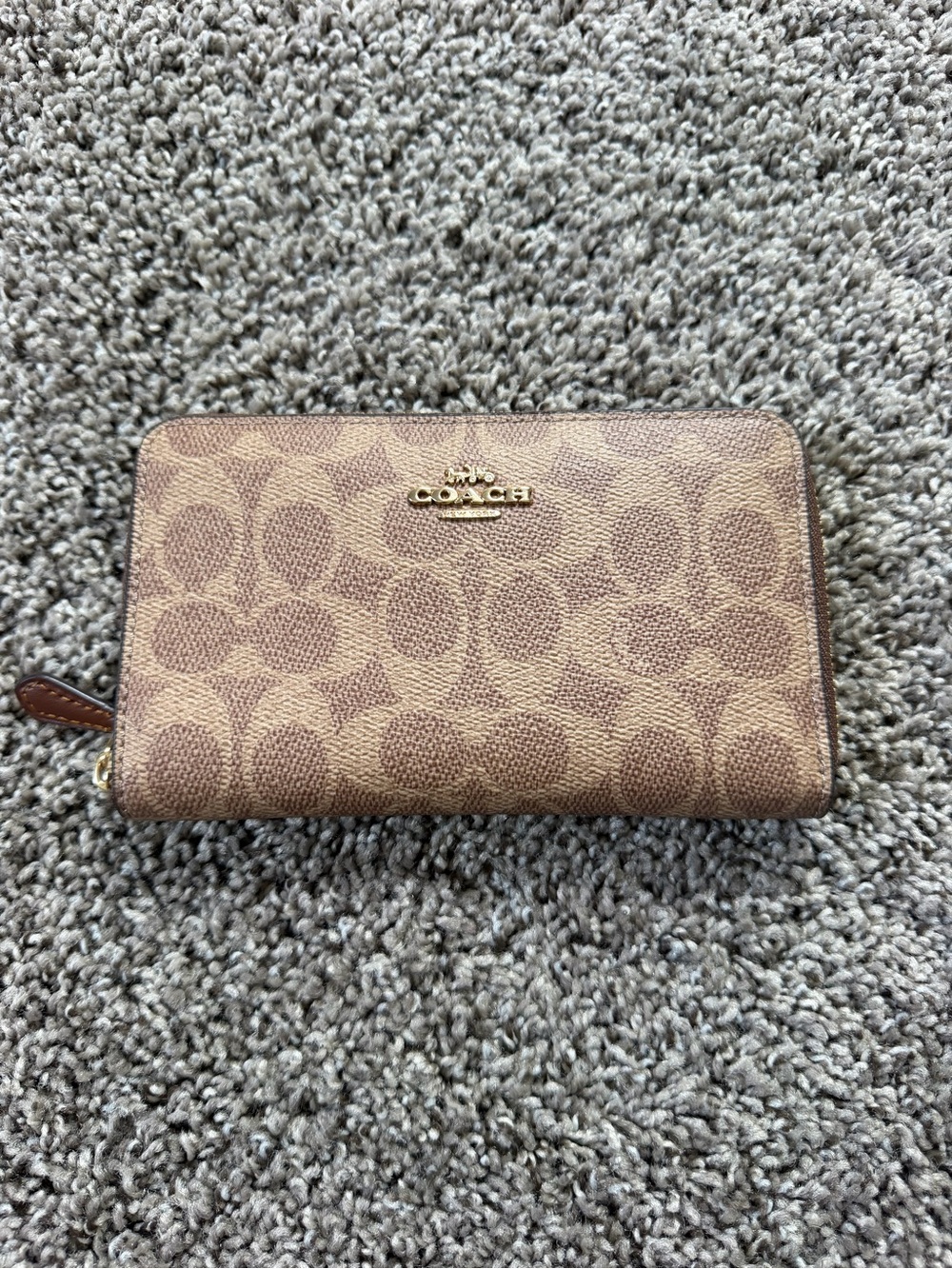 Coach Medium ID Zip Wallet